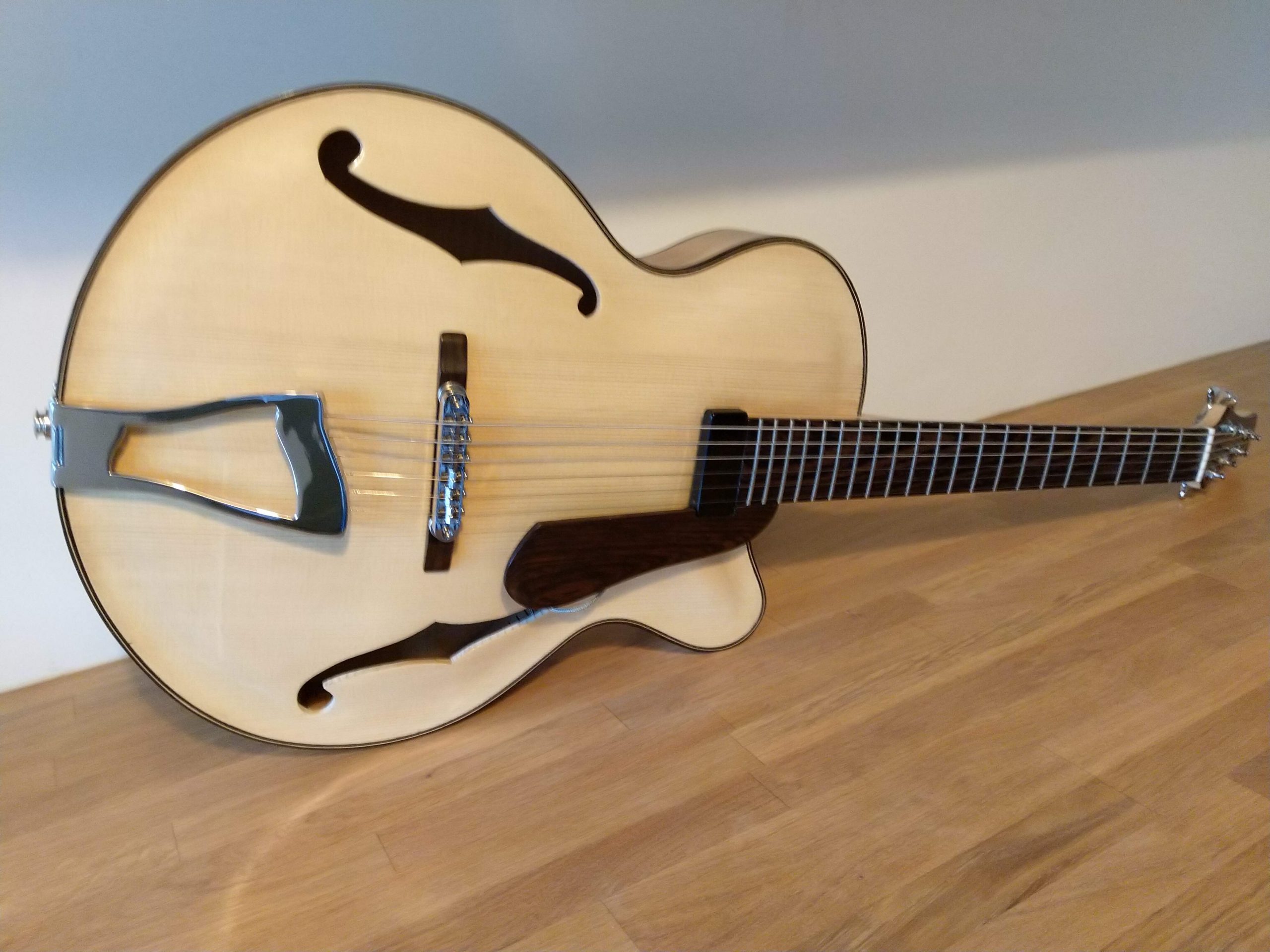 15" archtop